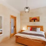 Tatil Evi Nadurin, Large 7 Bedrooms - 2 Pools *