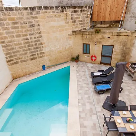 Vakantiehuis Nadurin, Large 7 Bedrooms - 2 Pools