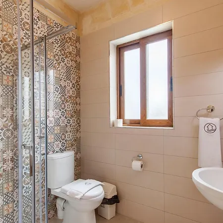 Vakantiehuis Nadurin, Large 7 Bedrooms - 2 Pools