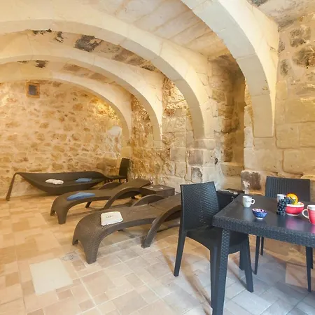 Holiday home Nadurin, Large 7 Bedrooms - 2 Pools Nadur
