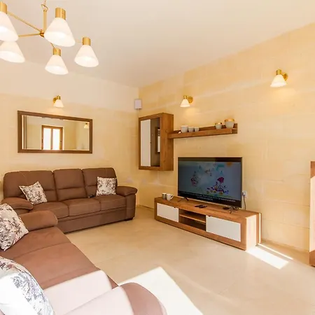 Nadurin, Large 7 Bedrooms - 2 Pools Holiday home *