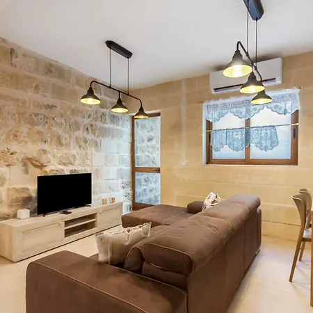 Nadurin, Large 7 Bedrooms - 2 Pools