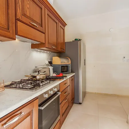 Nadurin, Large 7 Bedrooms - 2 Pools * Nadur