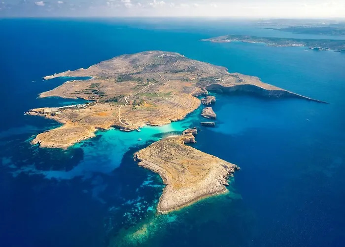 Nadurin, Large 7 Bedrooms - 2 Pools ナダ