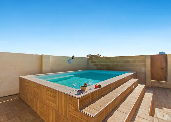 Nadurin, Large 7 Bedrooms - 2 Pools * ナダ