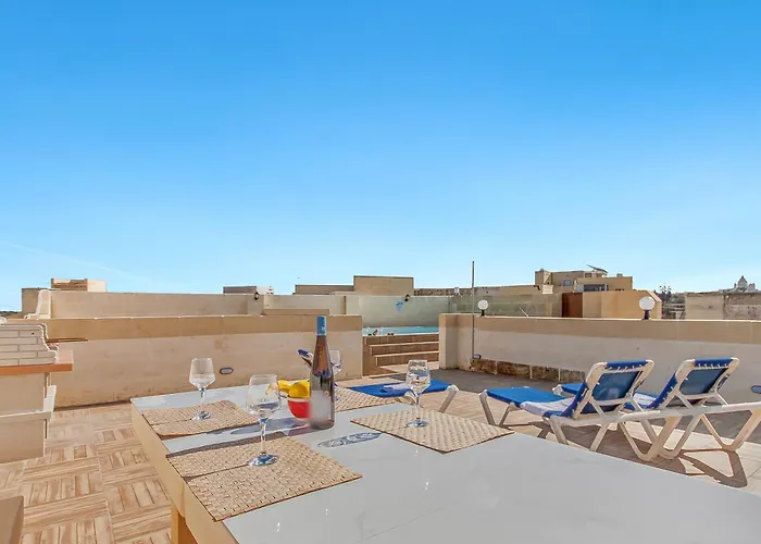 Nadurin, Large 7 Bedrooms - 2 Pools * ナダ