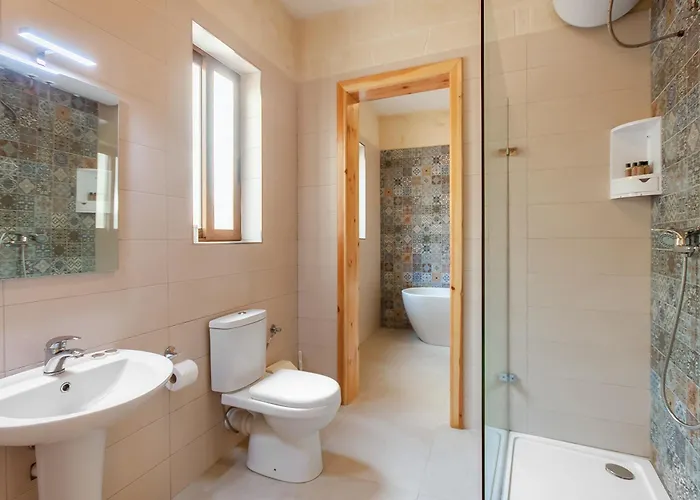 Nadurin, Large 7 Bedrooms - 2 Pools