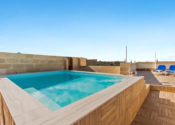 Nadurin, Large 7 Bedrooms - 2 Pools * ナダ